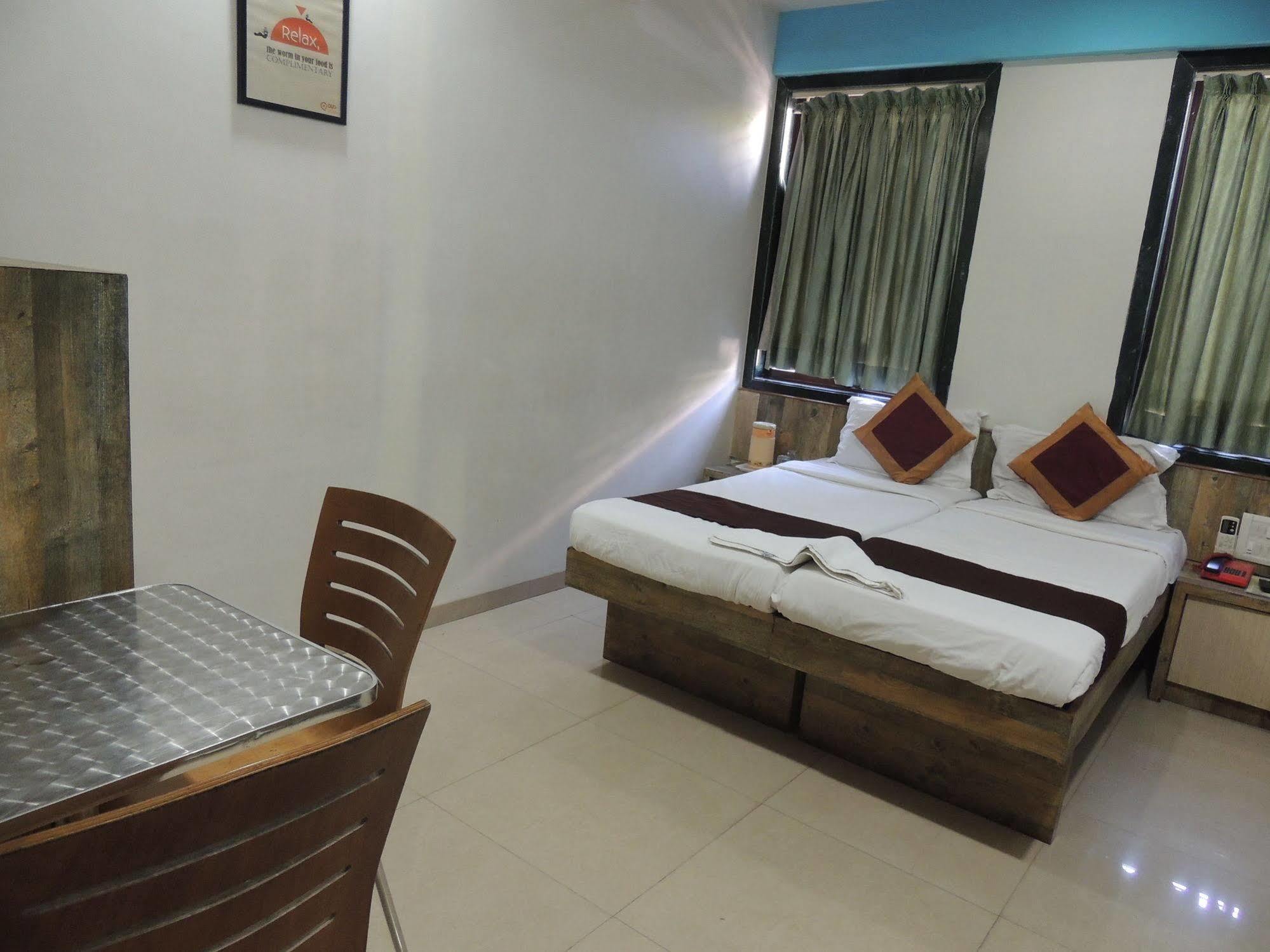 Fabhotel Galaxy Suite Bombaim Exterior foto