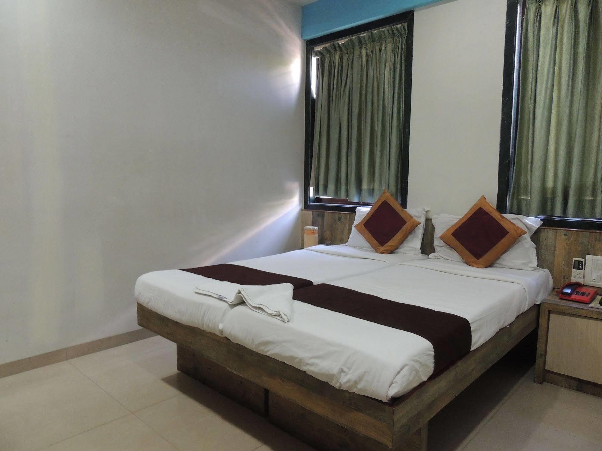Fabhotel Galaxy Suite Bombaim Exterior foto
